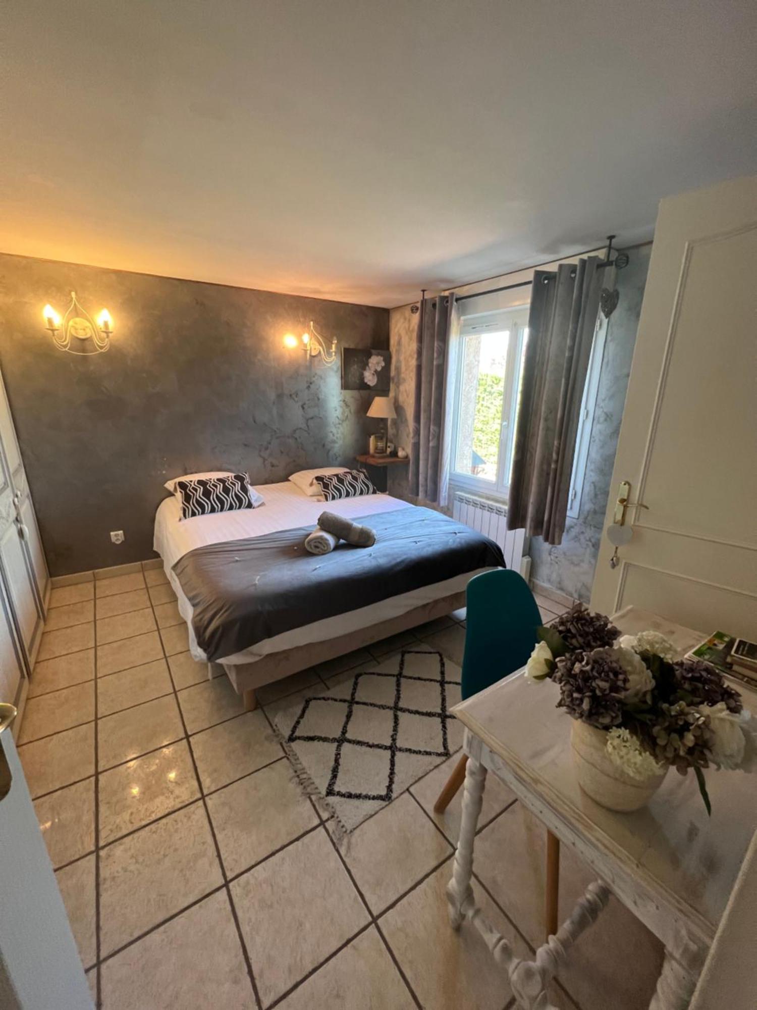Villa Chapulay Valencin Eksteriør billede